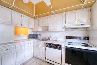 4700 Washington St in Hollywood, FL - Building Photo - Building Photo