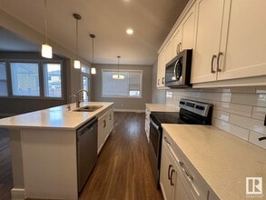 22437-2299A 99A Ave NW in Edmonton, AB - Building Photo - Building Photo
