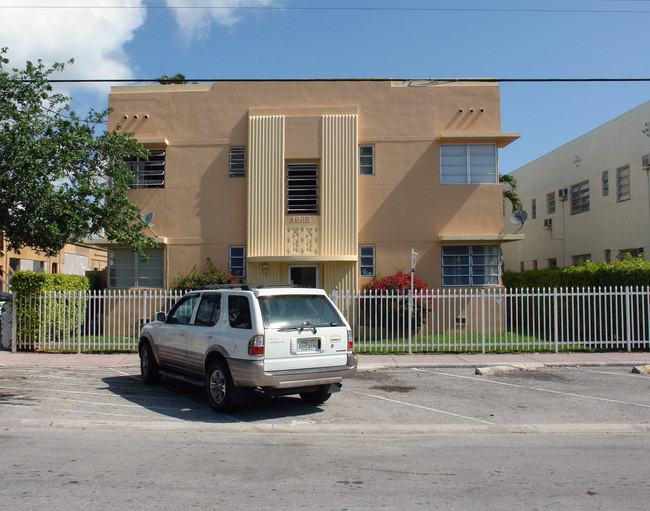 1965 Calais Dr in Miami Beach, FL - Building Photo - Building Photo