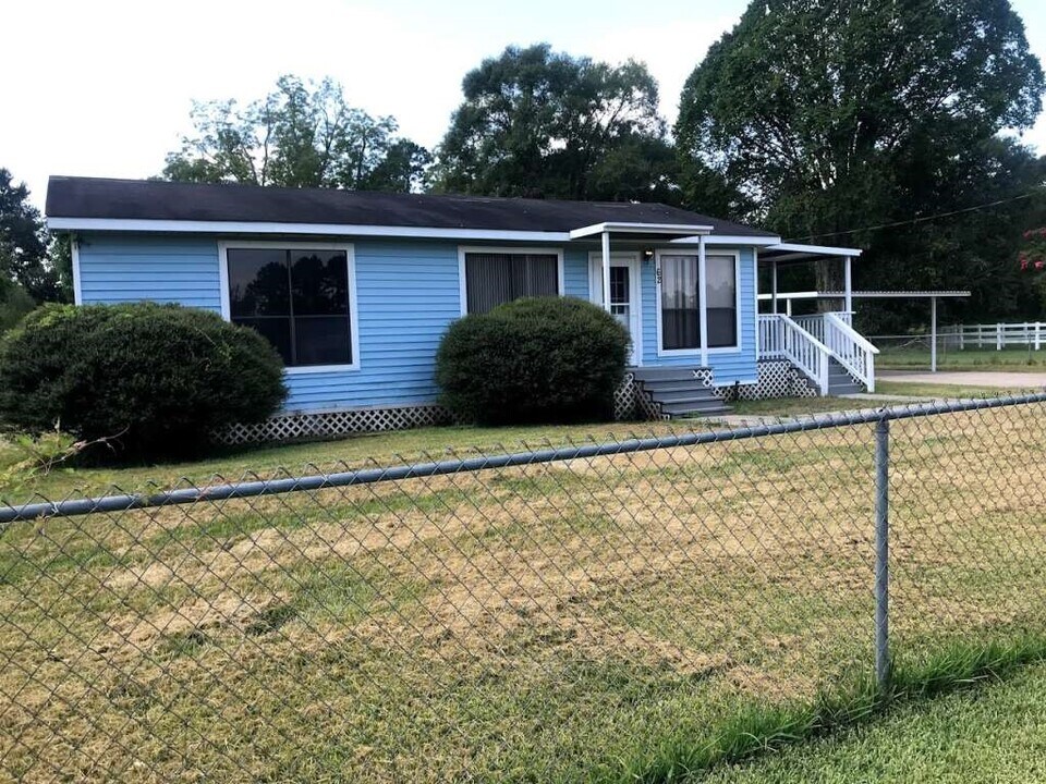 62 Laurel Ct in Cleveland, TX - Building Photo