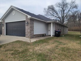 2020A Ingalls Ln in Alma, AR - Building Photo