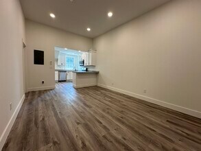 5 Riverside Rd, Unit 4 in Newtown, CT - Building Photo - Building Photo