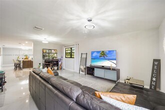 1436 SW 76th Ct, Unit 1 in Miami, FL - Building Photo - Building Photo