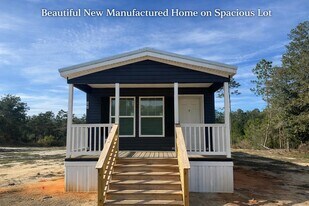 161 Donatello Rd in Defuniak Springs, FL - Building Photo
