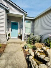 1575 Adelman Loop in Eugene, OR - Building Photo - Building Photo