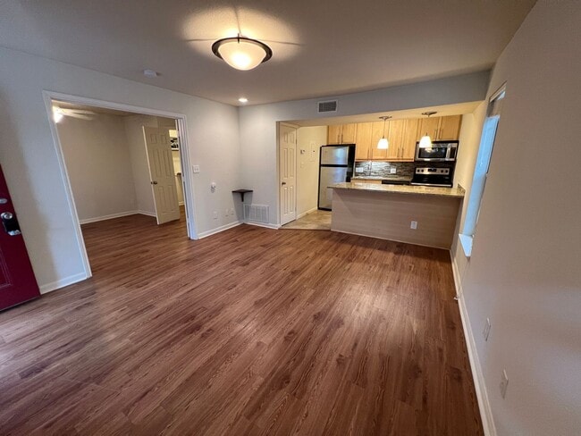 property at 7685 Northcross Dr