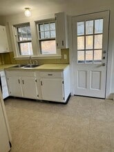 227 Railroad St, Unit 2 in Thomaston, CT - Building Photo - Building Photo