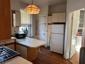 1675 Beacon St, Unit 2 in Brookline, MA - Building Photo - Building Photo