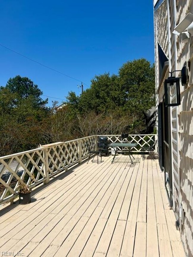 2304 Wake Forest St in Virginia Beach, VA - Foto de edificio - Building Photo