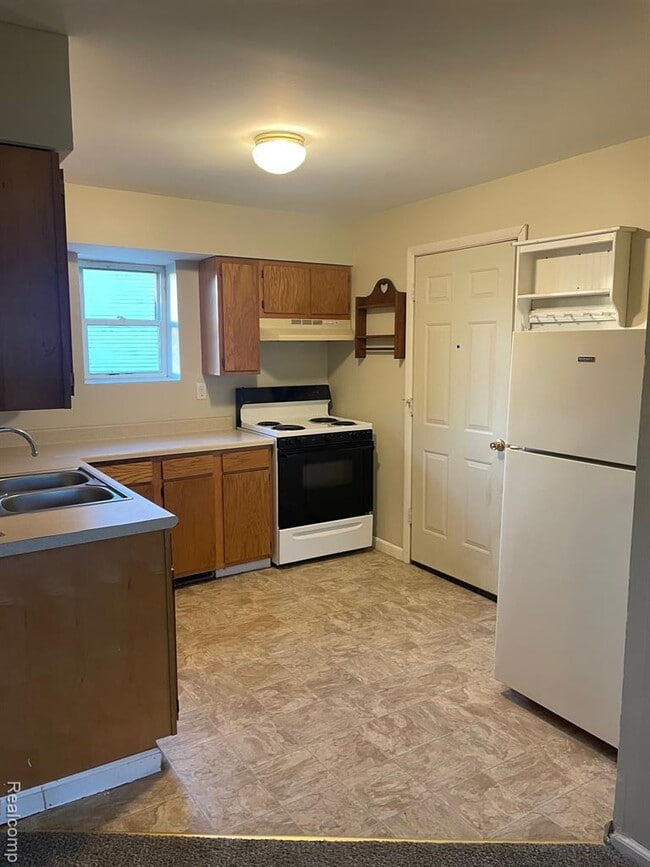 8536 Perry Rd in Atlas, MI - Building Photo - Building Photo