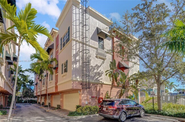 1033 NE 17th Way, Unit #901 in Fort Lauderdale, FL - Building Photo - Building Photo