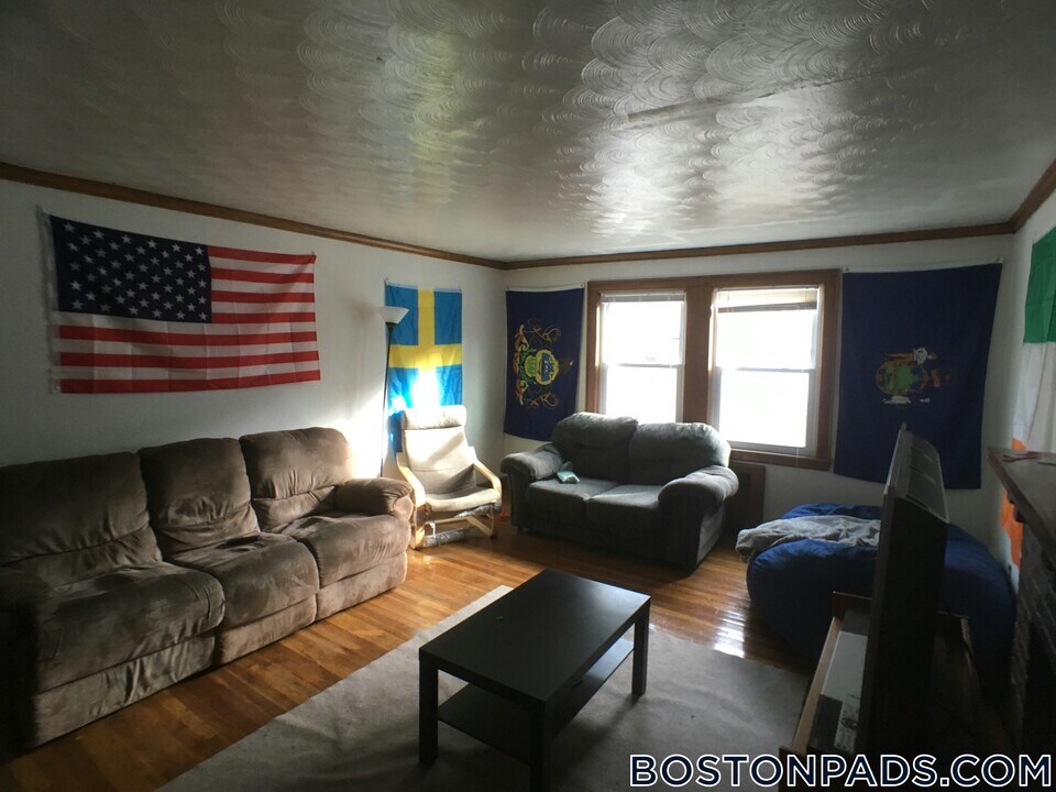 22 Radnor Rd in Boston, MA - Foto de edificio