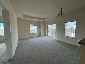 542 E Celebration Way in South Plainfield, NJ - Building Photo - Building Photo