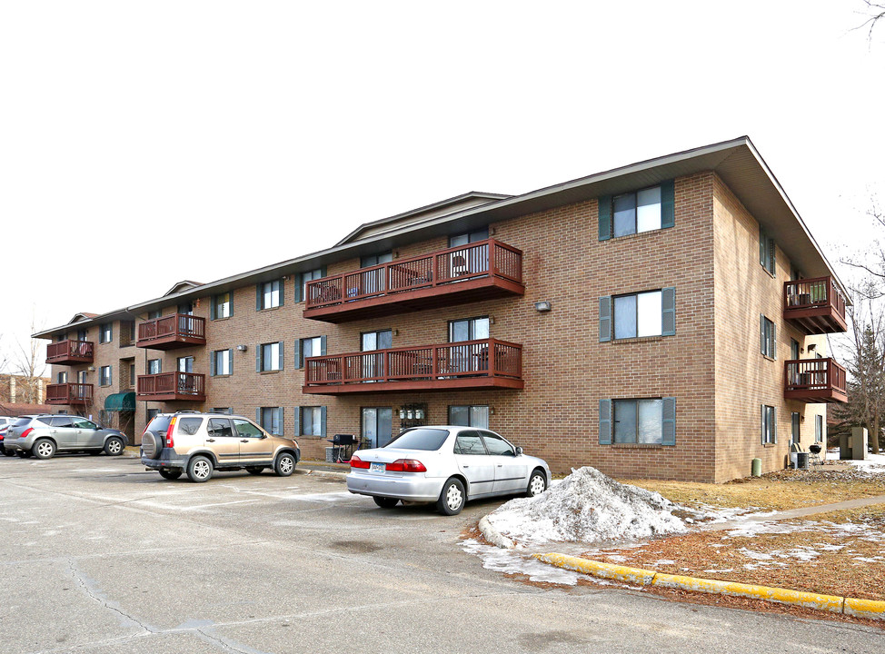 Shadowlawn Estates in Vadnais Heights, MN - Foto de edificio