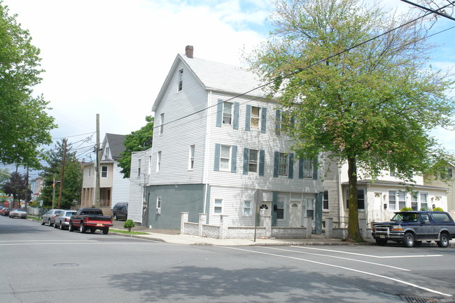 151 1st St in Perth Amboy, NJ - Building Photo - Building Photo