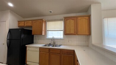 5512 Steven Creek Way in Austin, TX - Building Photo - Building Photo