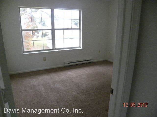 304 Maple Ave photo'