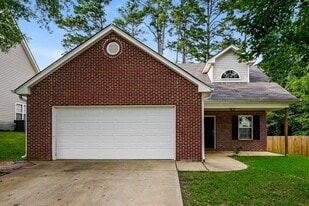 10 Belmont Park Ln in Newnan, GA - Building Photo