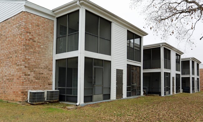 Fox Run Apartments in Montgomery, AL - Foto de edificio - Building Photo