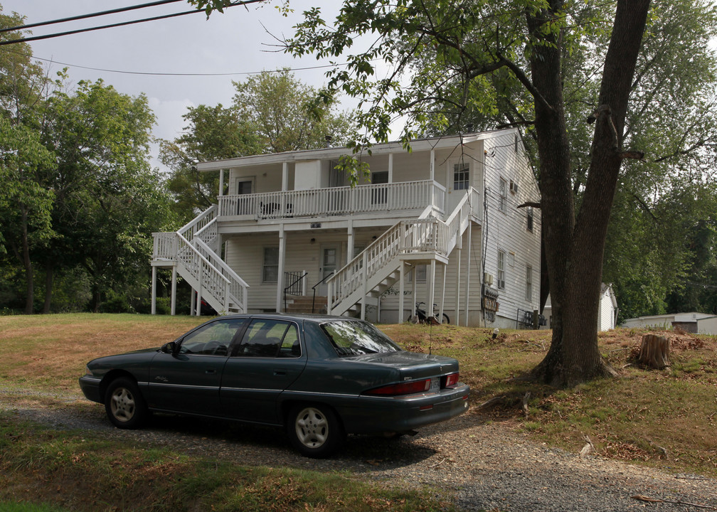 17659 Washington St in Dumfries, VA - Building Photo