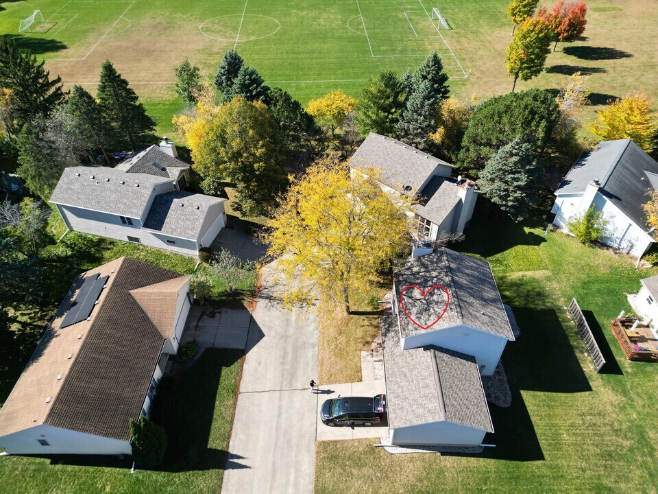 878 Sky Ridge Dr in Madison, WI - Building Photo