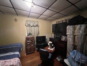 21 Bloomingdale St, Unit #2 in Chelsea, MA - Foto de edificio - Building Photo