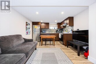 146 E 34th St in Hamilton, ON - Building Photo - Building Photo