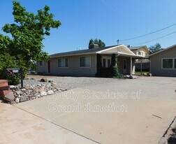 396 S Camp Rd in Grand Junction, CO - Building Photo