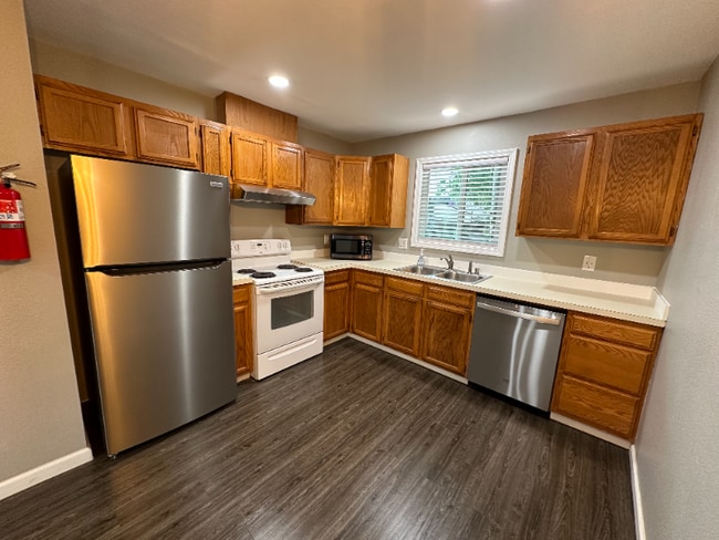 609 Irwin St in Anchorage, AK - Building Photo - Building Photo