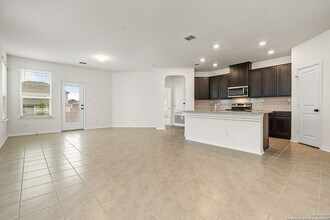 246 W Flowing River Dr in Boerne, TX - Building Photo - Building Photo