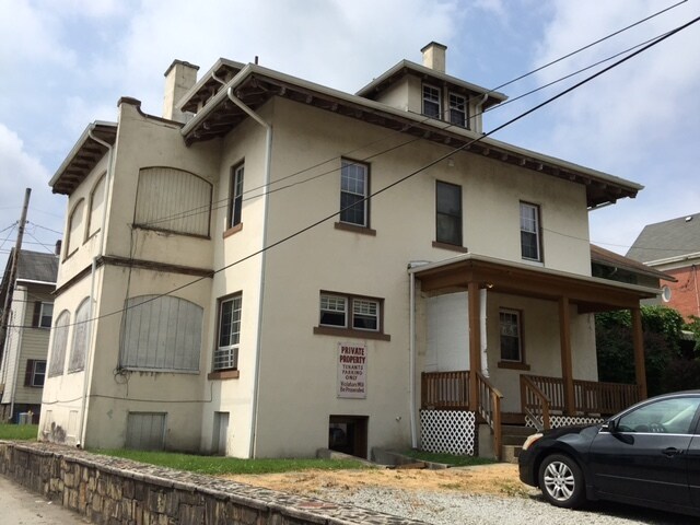 315 W Otterman St in Greensburg, PA - Foto de edificio - Building Photo