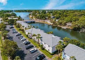 3873 Pompano Dr SE in St. Petersburg, FL - Building Photo