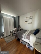 322 S 11th St, Unit 11 in Philadelphia, PA - Foto de edificio - Building Photo