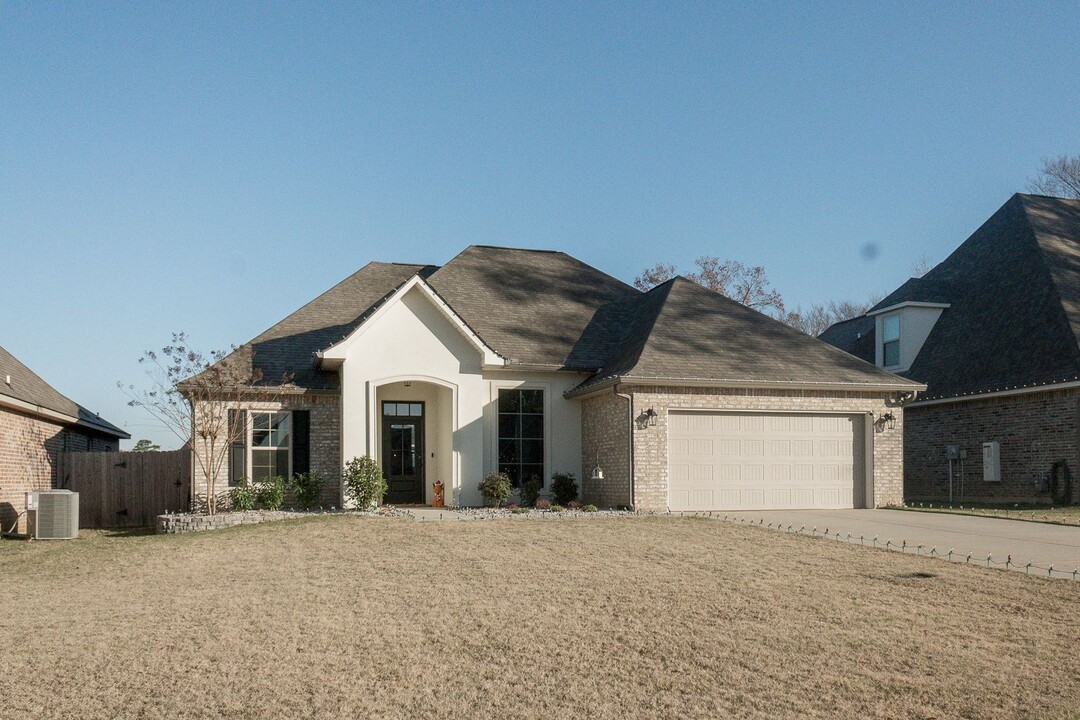 234 Cessna Dr in Shreveport, LA - Building Photo