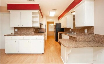 1203 Blueridge Pky in Longview, TX - Foto de edificio - Building Photo