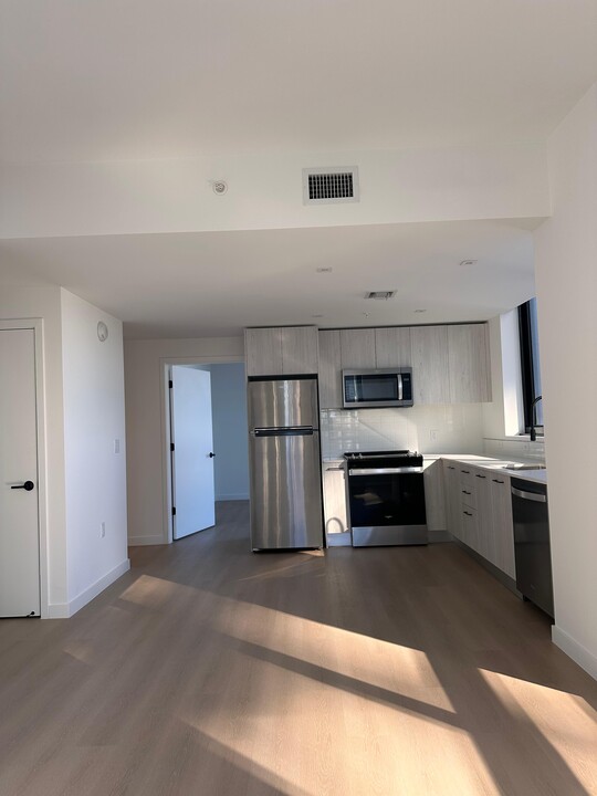 60 NW 31st St, Unit B8 in Miami, FL - Building Photo