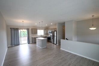 7959 N 144th Ave in Bennington, NE - Building Photo - Building Photo