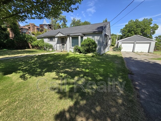 property at 920 N Vercler Rd
