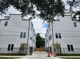 3415 St Emanuel St in Houston, TX - Building Photo