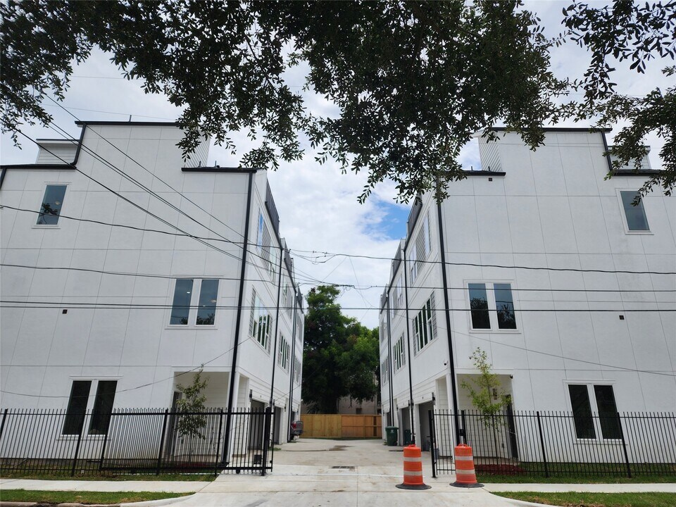 3405 St Emanuel St in Houston, TX - Building Photo