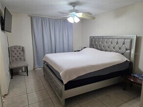 8810 Covered Bridge Ct in Tampa, FL - Building Photo - Building Photo