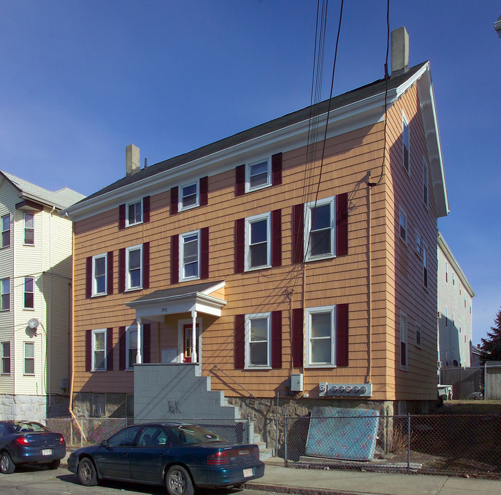 142 Fountain St in Fall River, MA - Building Photo