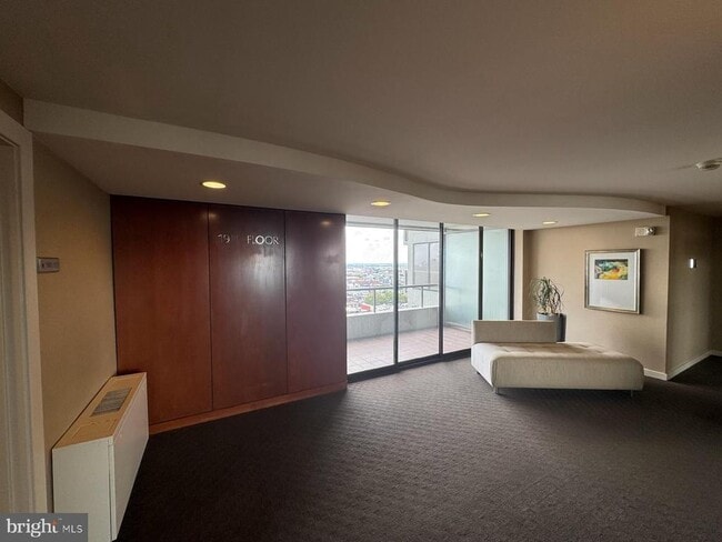 244 W Rittenhouse Square in Philadelphia, PA - Building Photo - Building Photo