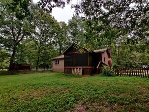 4694 Walton Rd in Louisa, VA - Foto de edificio - Building Photo