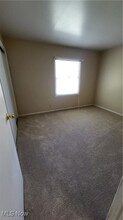 23 Trenton Square in Euclid, OH - Foto de edificio - Building Photo