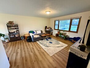 117 Honness Ln, Unit A in Ithaca, NY - Building Photo - Building Photo