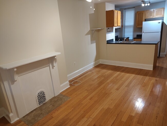 1213 S 46th St, Unit 2nd Floor in Philadelphia, PA - Building Photo - Building Photo
