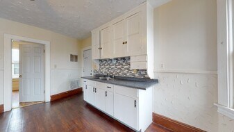 3165 W 31st St, Unit #4