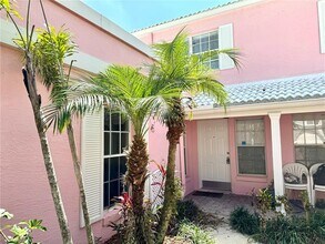 4943 Walden Cir in Orlando, FL - Foto de edificio - Building Photo