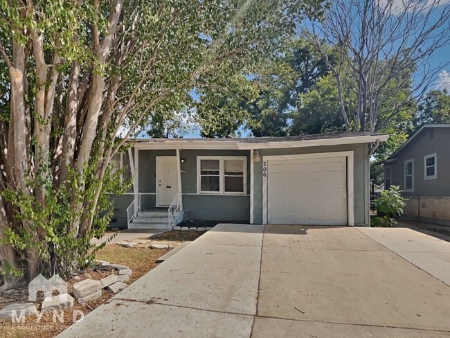 206 Babcock Rd in San Antonio, TX - Building Photo - Building Photo